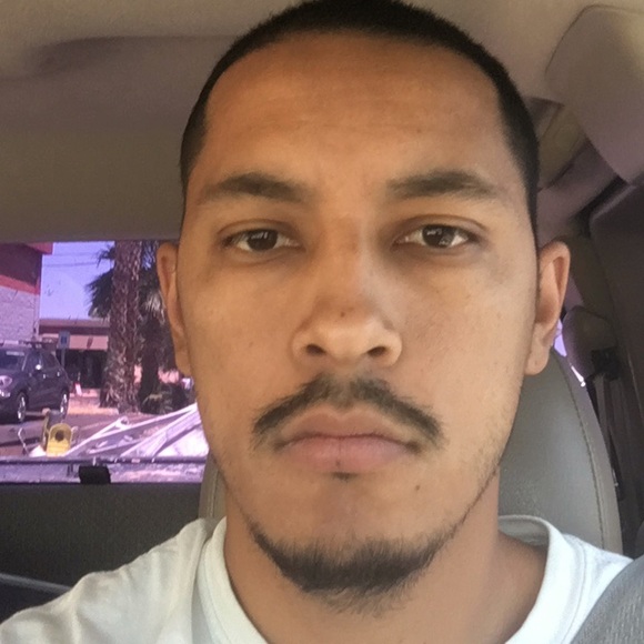 Meet your Posher, Carlos - Picture 1 of 1